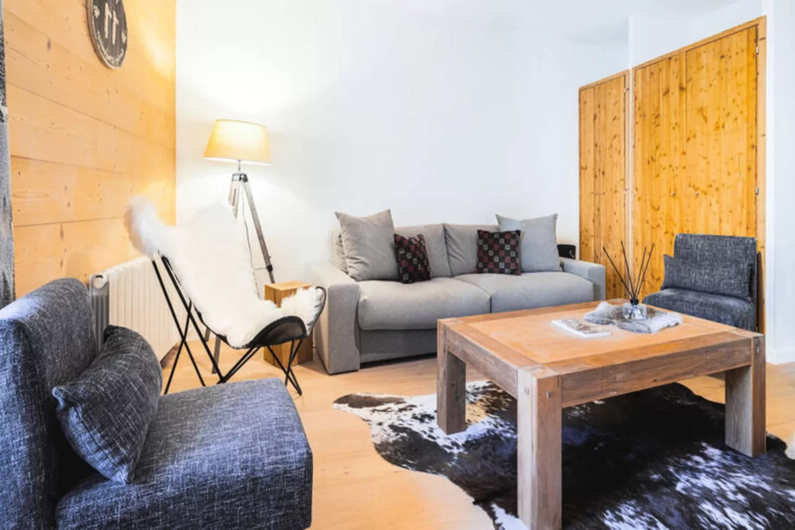 Résidence Cerf Che-Buitenkant zomer