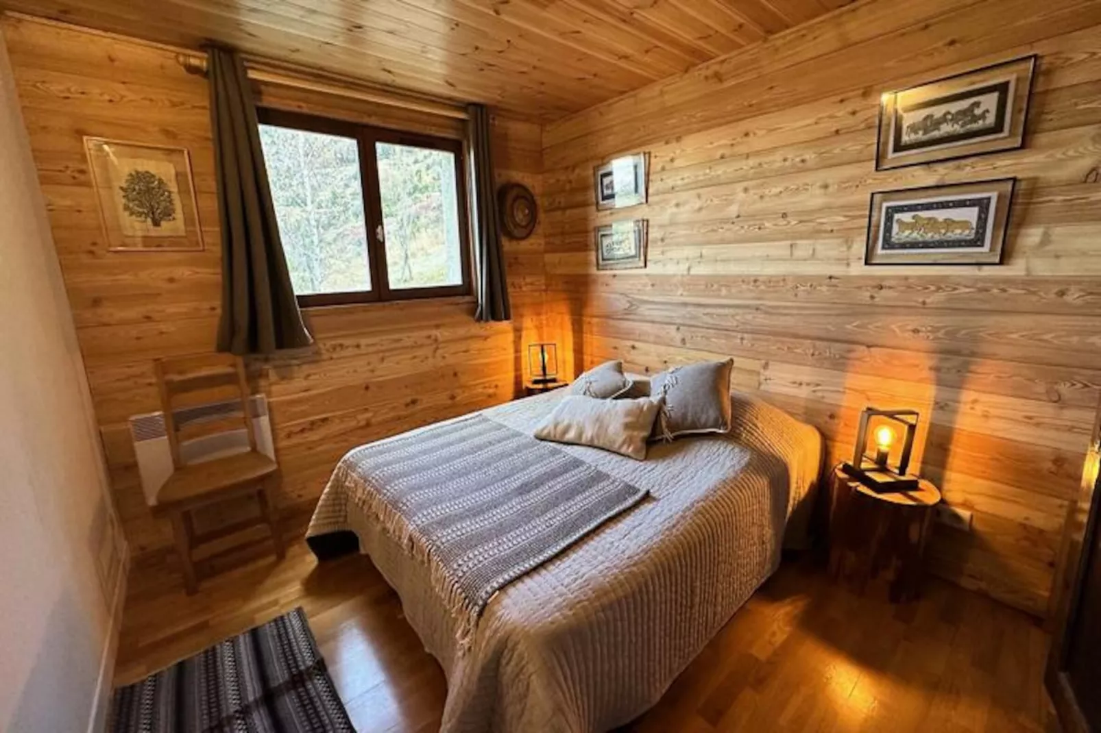 Chalet Emelthi-Image-tags.