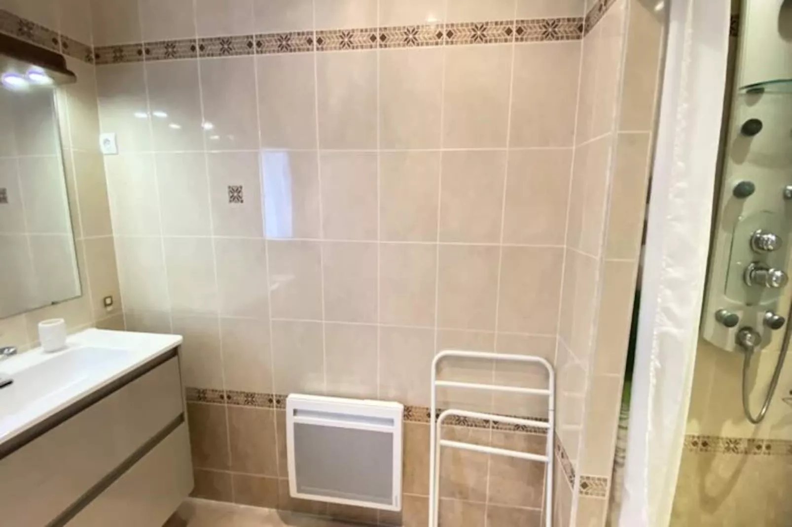 06cb : Jolie Maison De Campagne Pour 8-Image-tags.