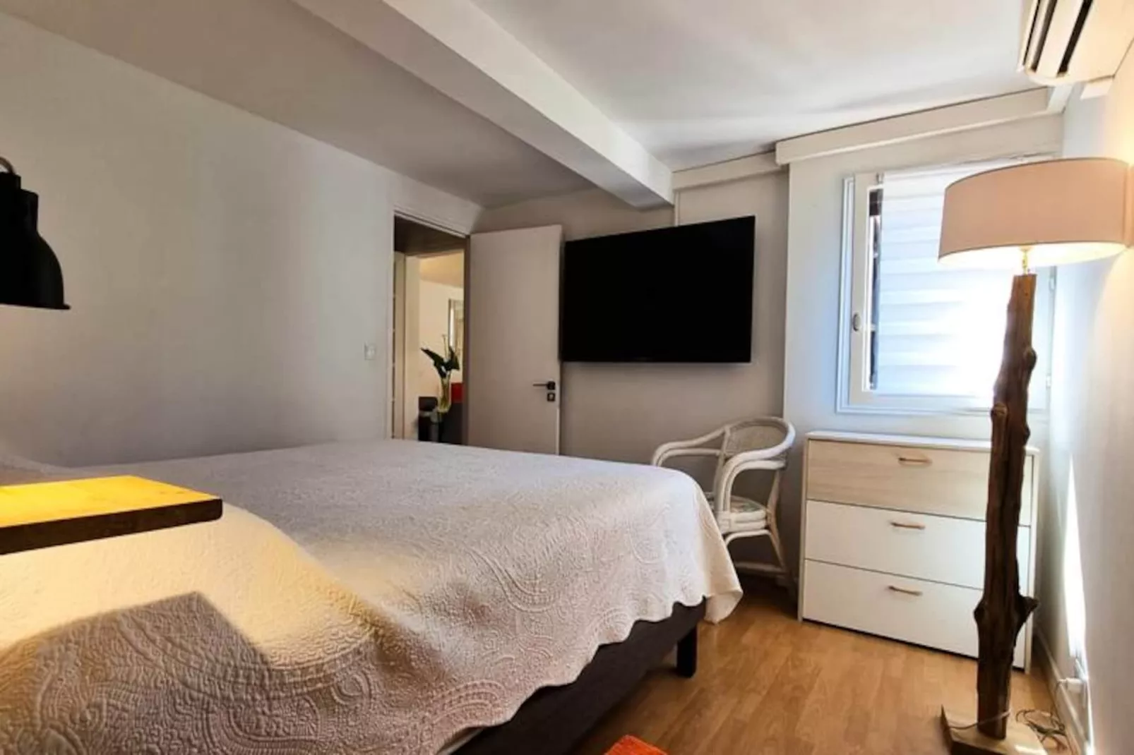 Appartement Dolce 3 Chambres 5 Pers/10min De Cannes-Image-tags.