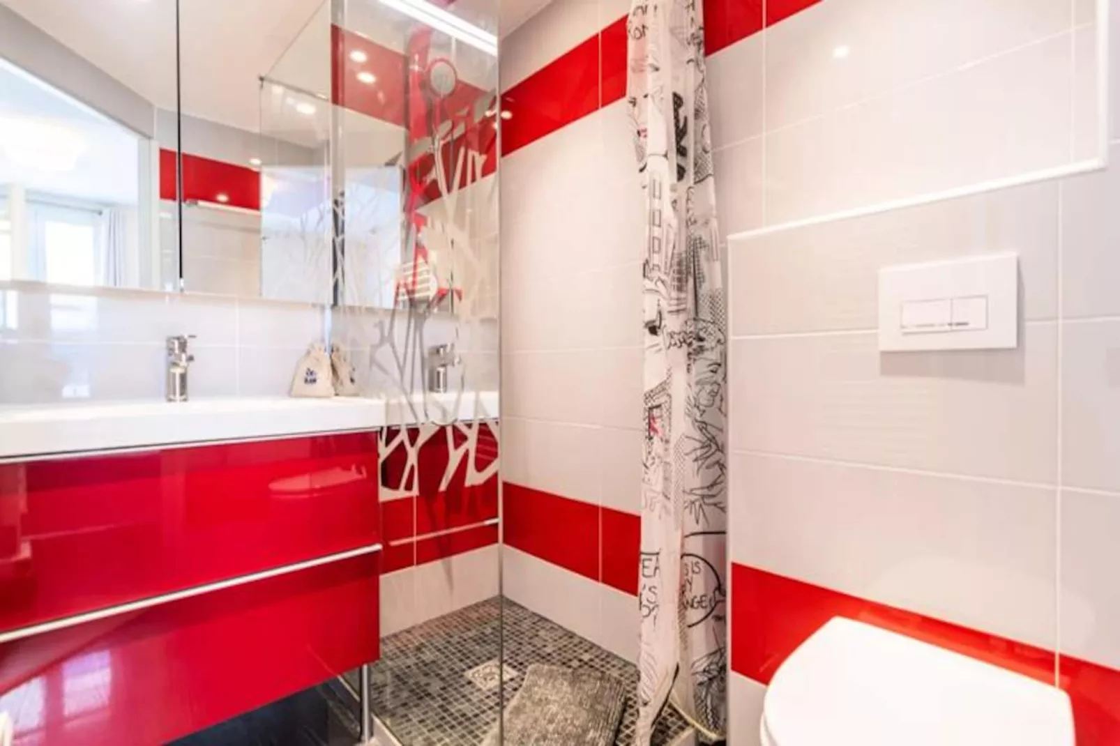 Cannes Pr&egrave;s Centre - 3 Pcs Mezzanine Balcons Charme Absolu Olam Properties-Image-tags.