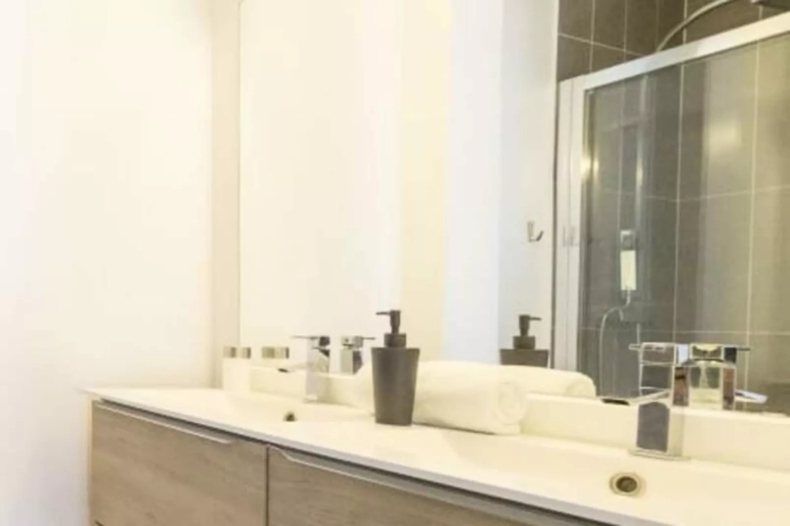 Résidence Moderne Appartement 2 Chambres/1 Salle De Bain, Terrasse Calme/aper&ccedil;u Mer-Badkamer