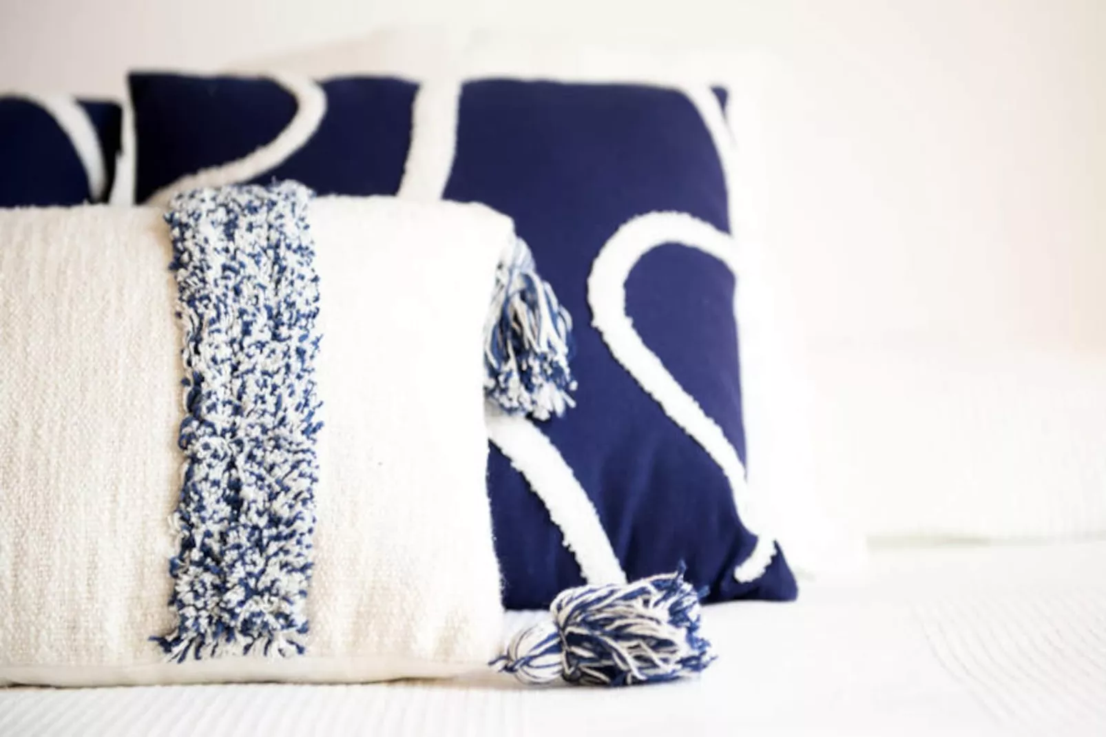 Maison à Son Bou-Image-tags.