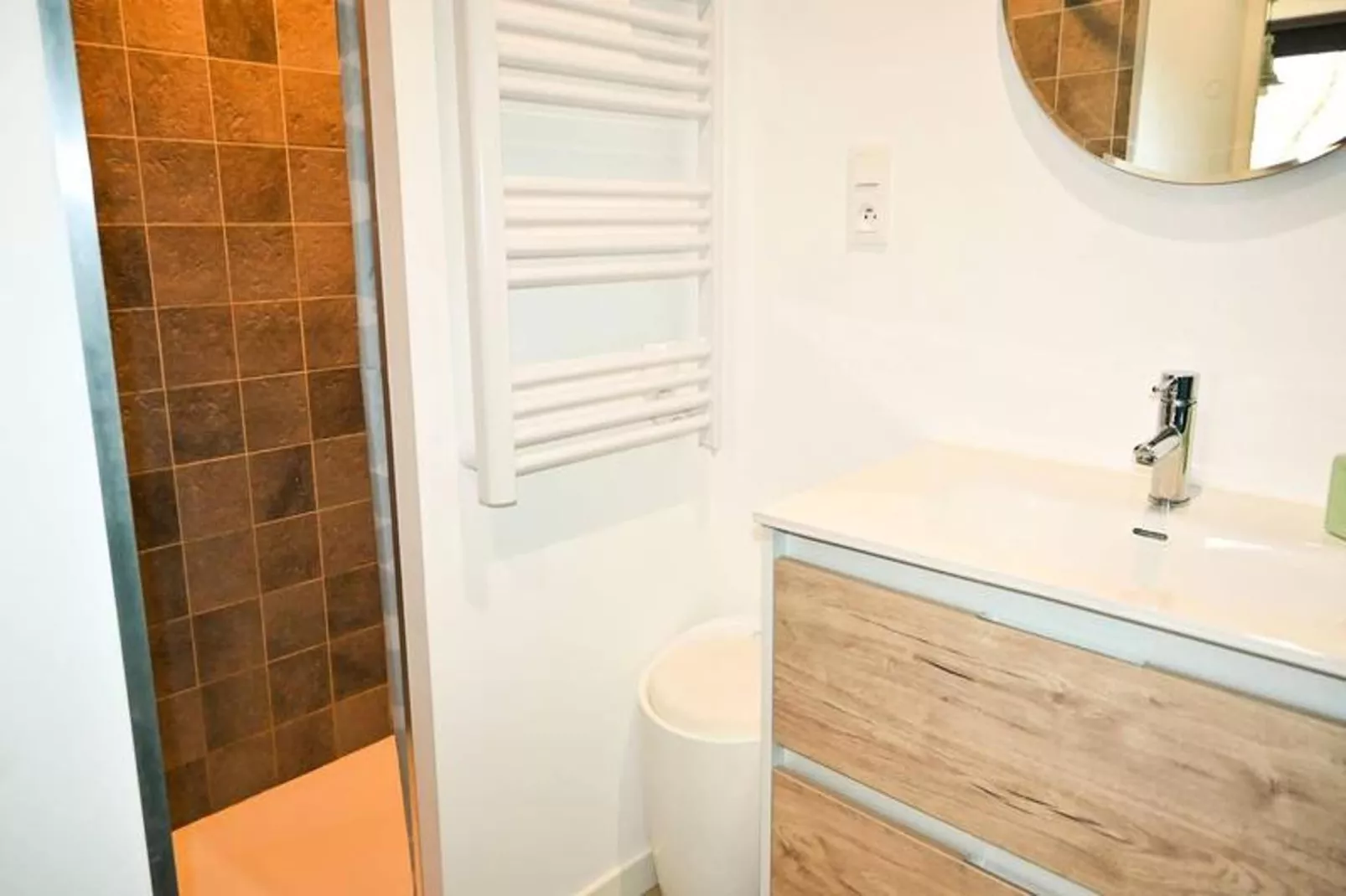 Maison à Penvénan-Badkamer