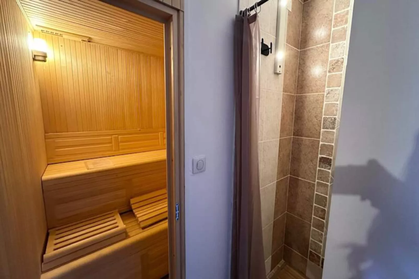 Chalet Emelthi-Image-tags.