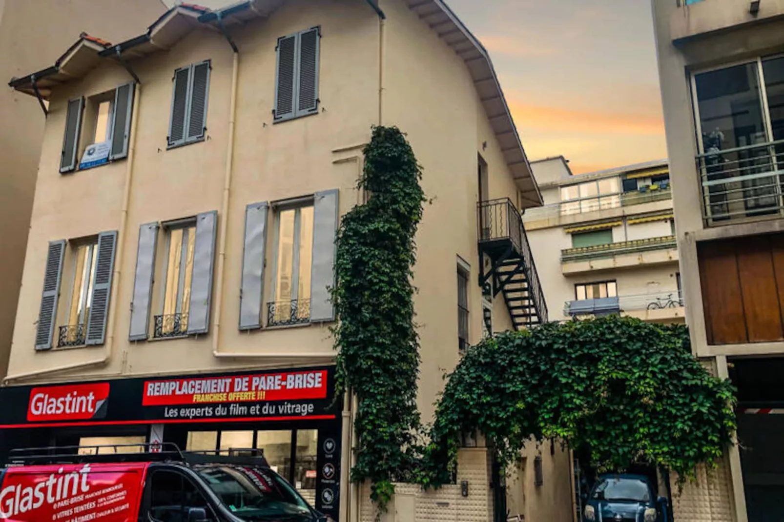 Cannes Pr&egrave;s Centre - 3 Pcs Mezzanine Balcons Charme Absolu Olam Properties-Image-tags.