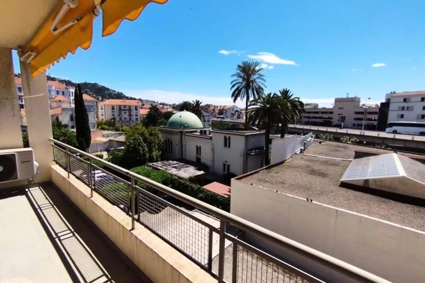 Résidence We &hearts; Cannes ! Cosy 3 Pi&egrave;ces Tout Confort Avec Terrasse Cannes Centre-Buitenkant zomer