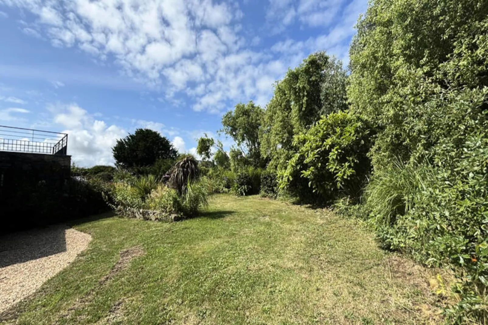 Maison à Plougrescant-Image-tags.