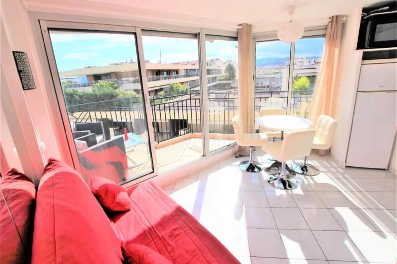 Résidence Studio Dernier &eacute;tage Avec Terrasse Sur Splendide Vue Mer-Buitenkant zomer