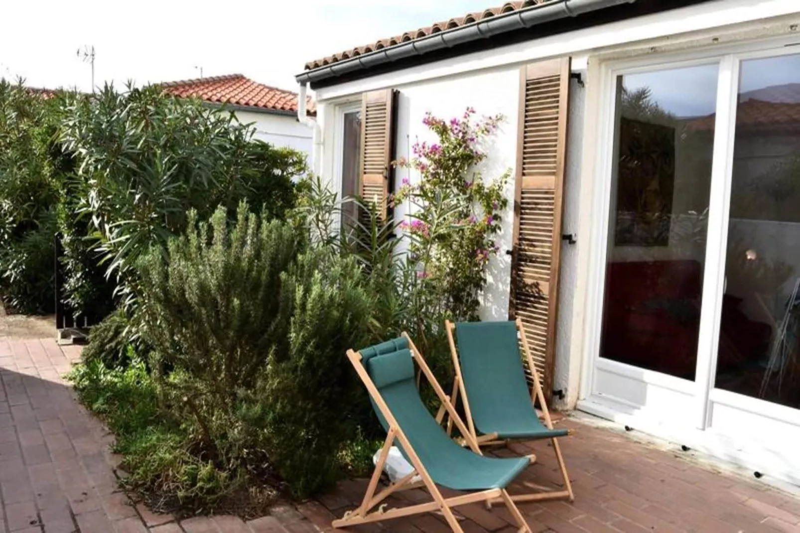 Résidence Les Candeilleres-Tuinen zomer