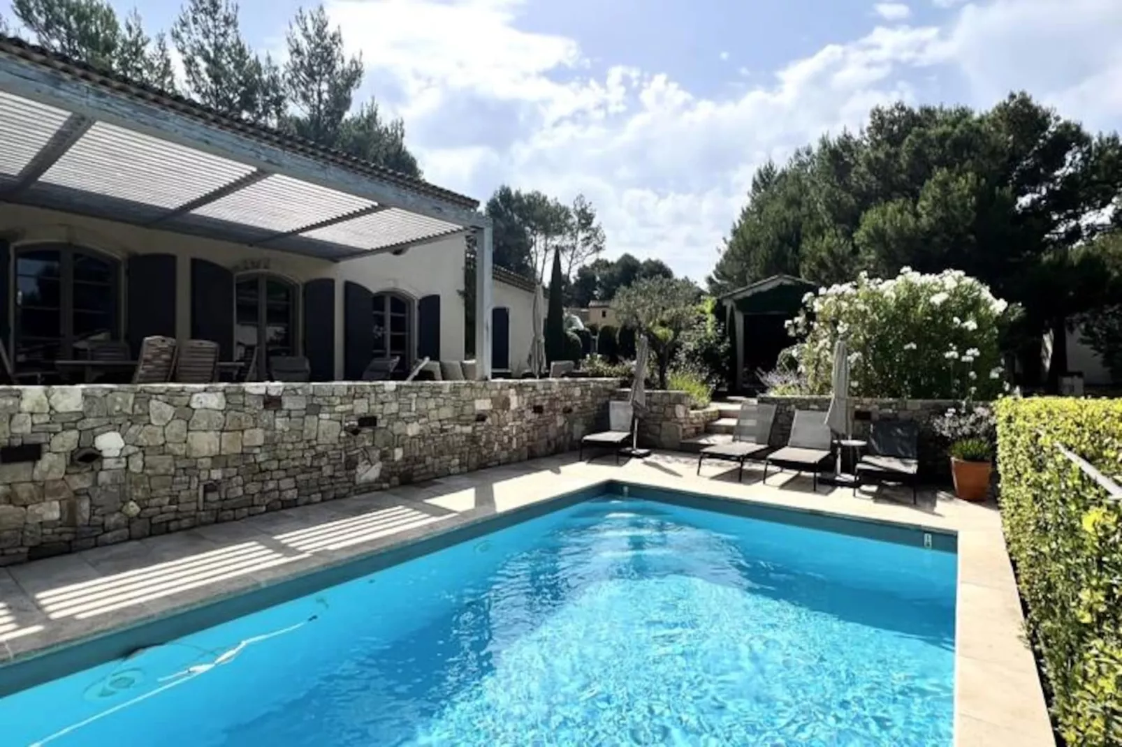 Maison Marie, Authenticit&eacute; Sur Le Golf De Pont Royal-Image-tags.