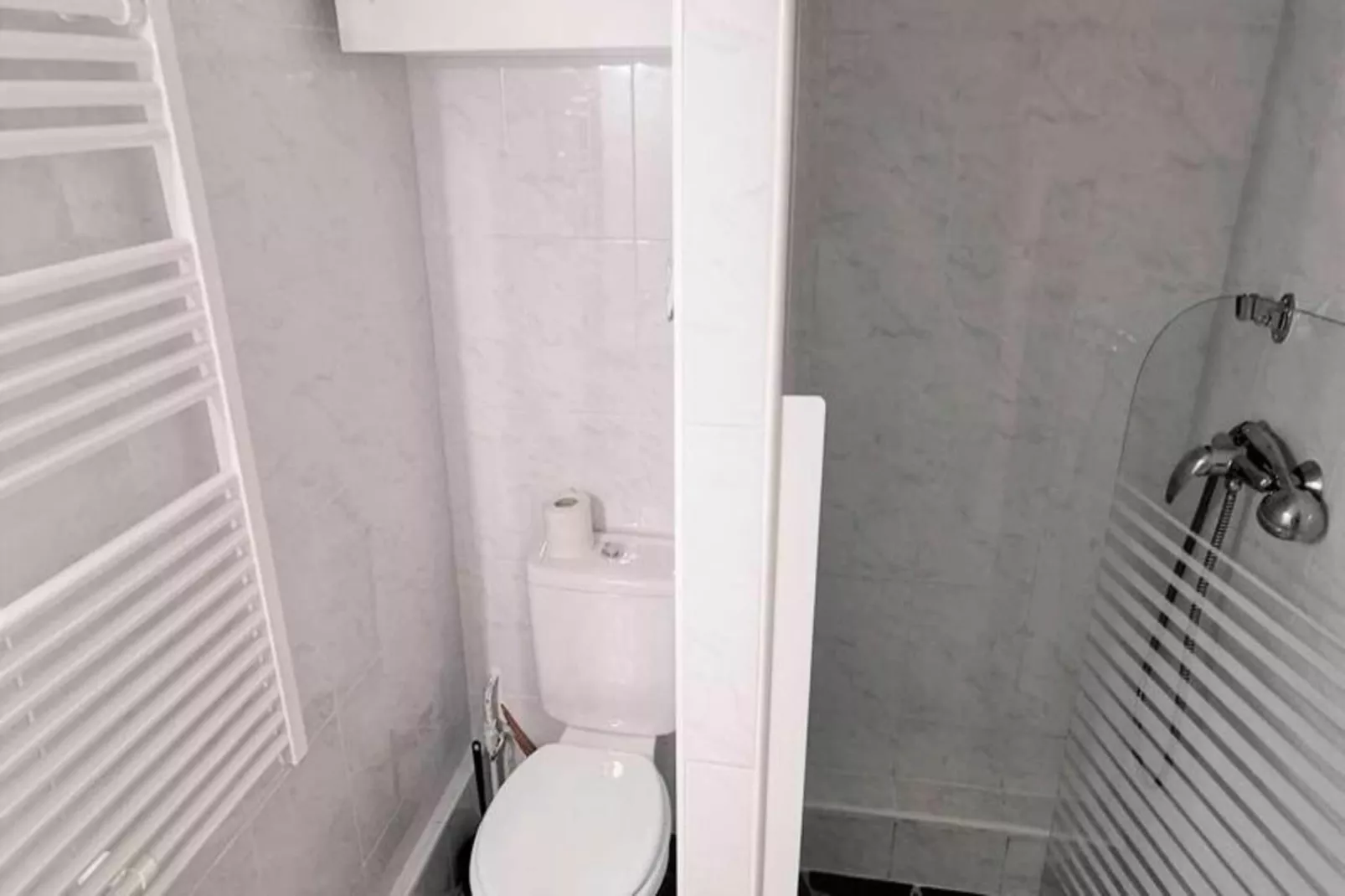 Résidence Grande Bleue-Badkamer