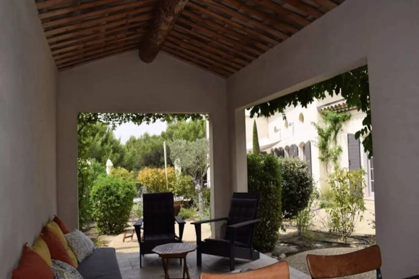 Maison Marie, Authenticit&eacute; Sur Le Golf De Pont Royal-Image-tags.