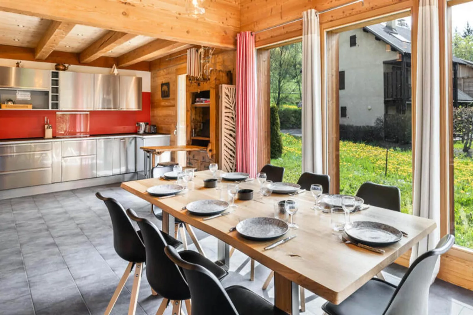 Résidence Marmottant-Buitenkant zomer