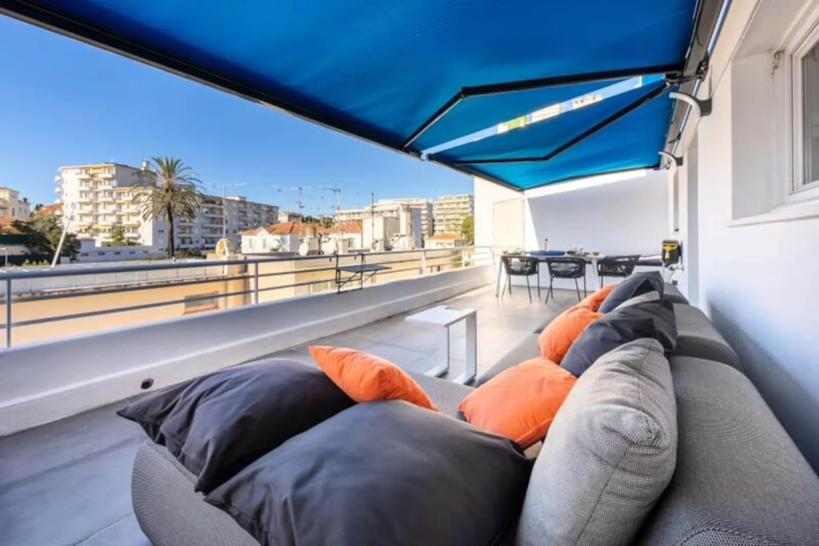 06az - Appartement Avec Terrasse 10min Du Palais-Image-tags.