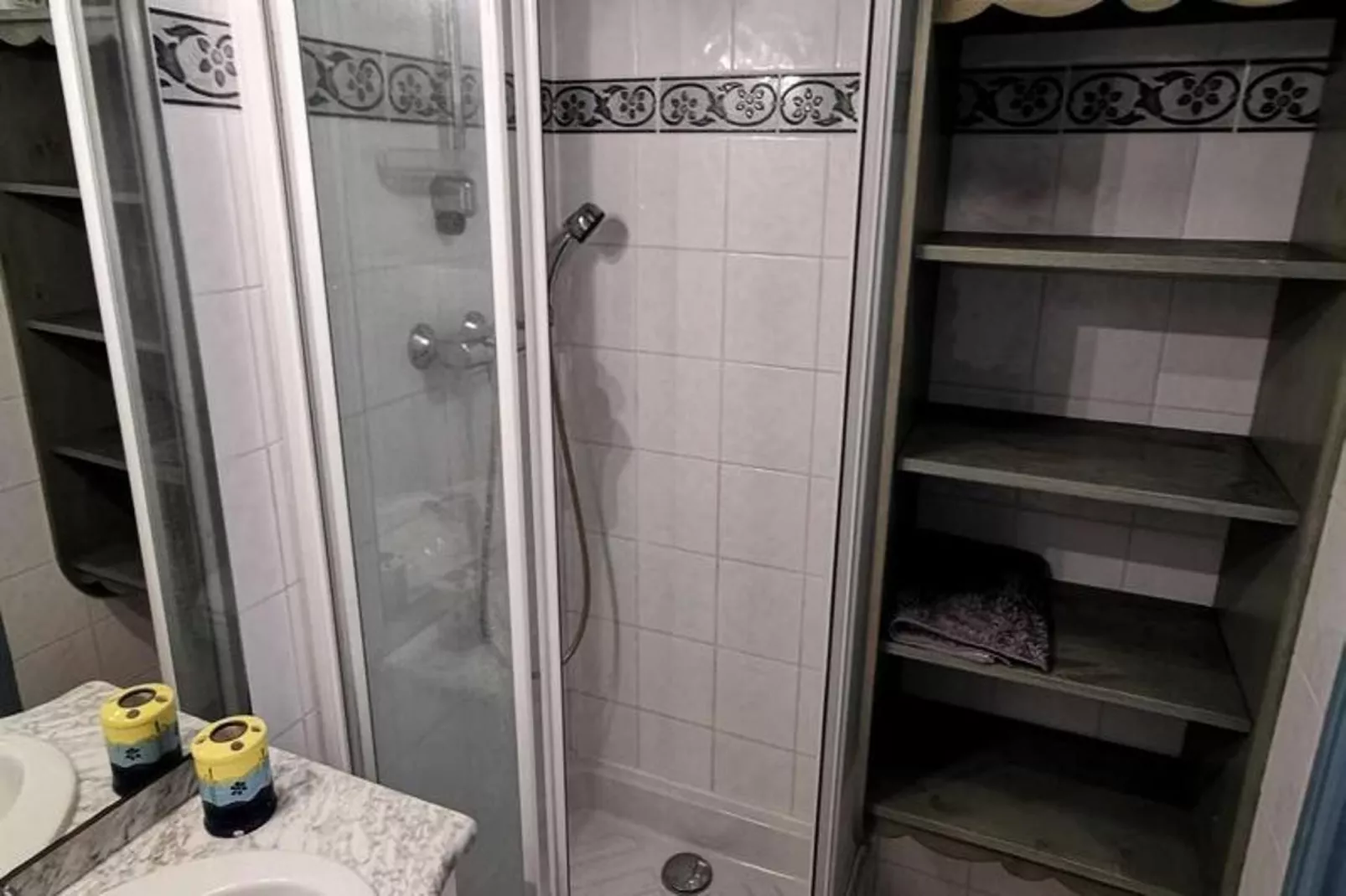 Résidence Grande Bleue-Badkamer