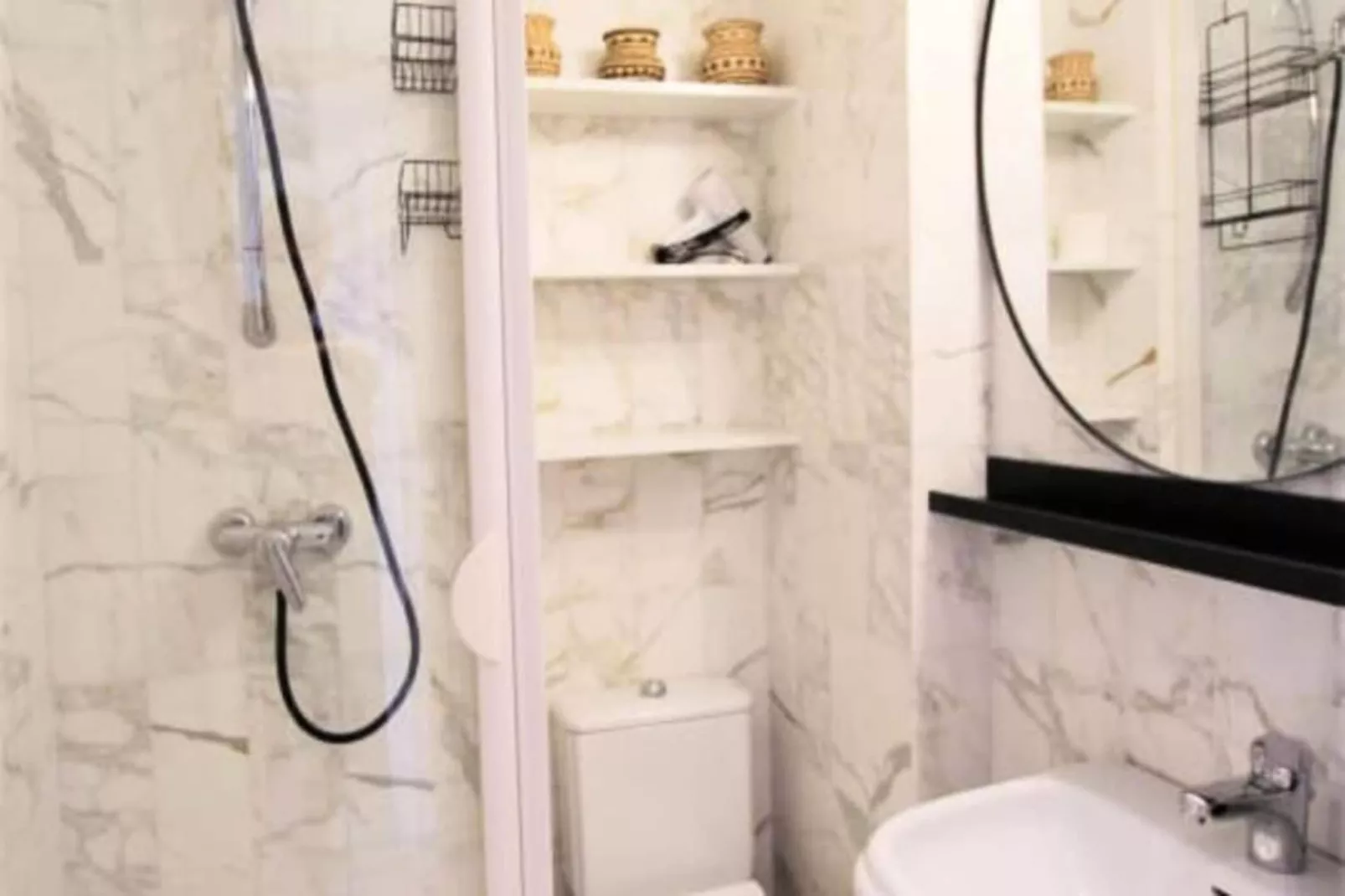 Résidence Appartement Rénové Avec 2 Chambres & Salle De Bain à La Décoration Raffinée-Recreatieruimte