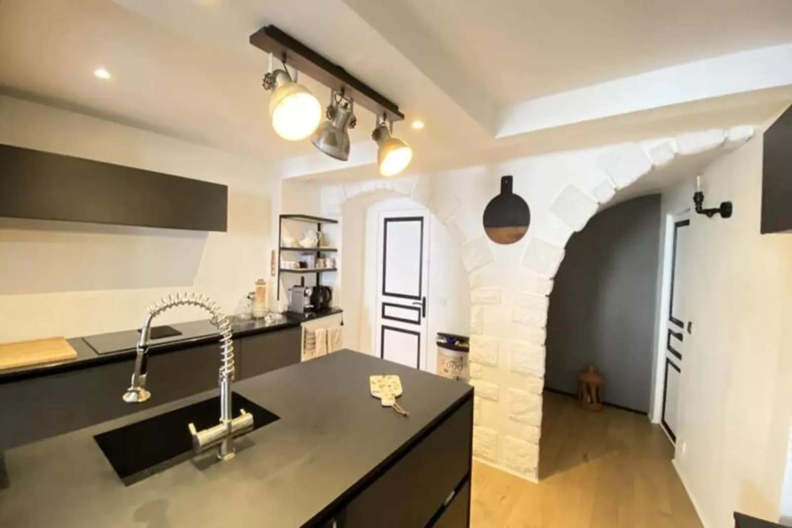 06bx : Superbe Loft - 100m2 - 6 Personnes-Buitenkant zomer