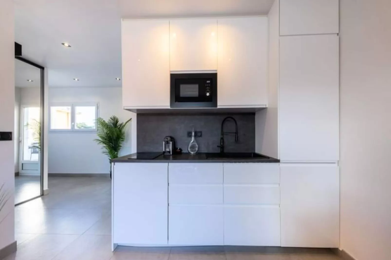 06az - Appartement Avec Terrasse 10min Du Palais-Image-tags.