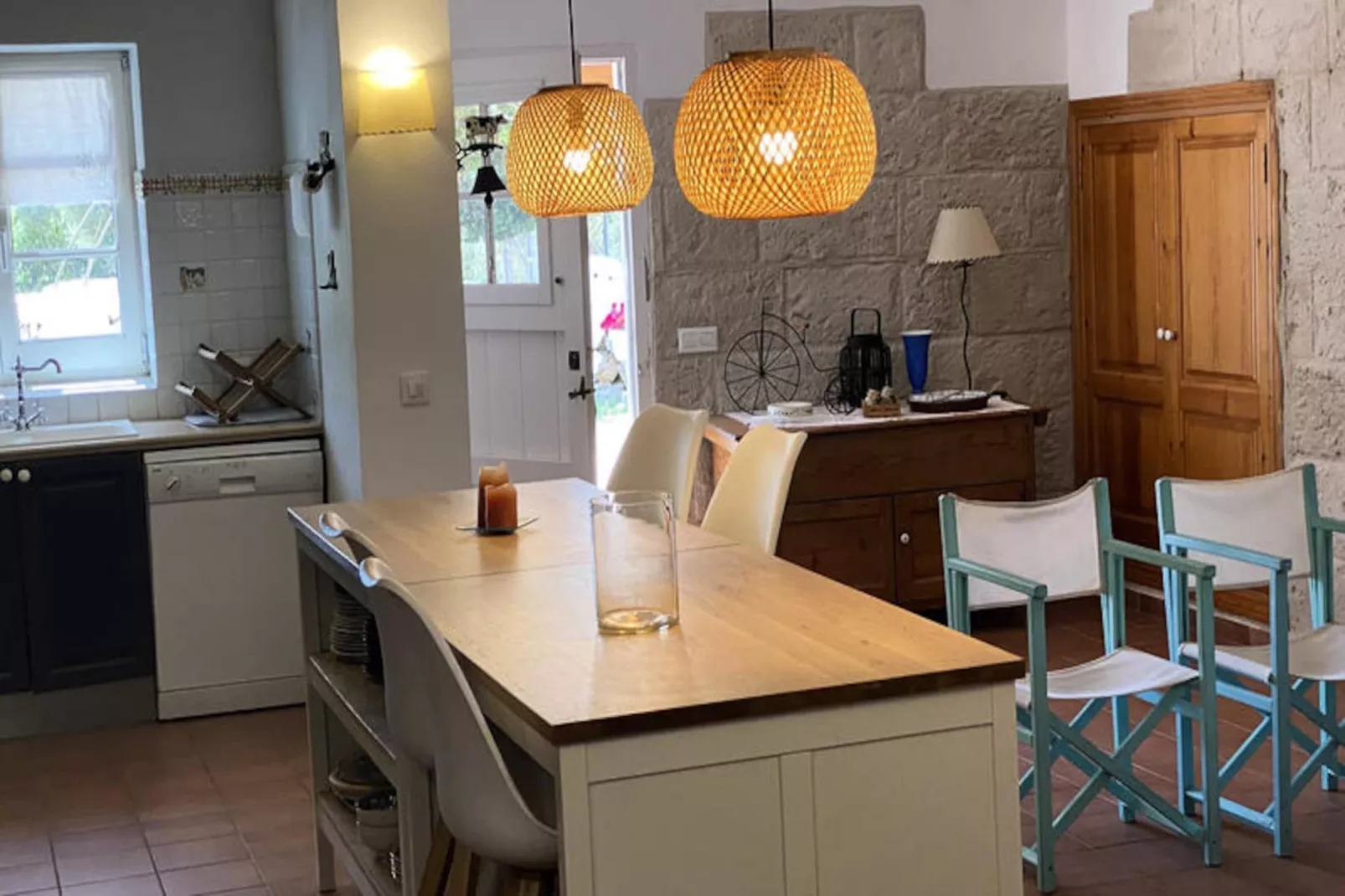 Maison à Son Bou-Image-tags.