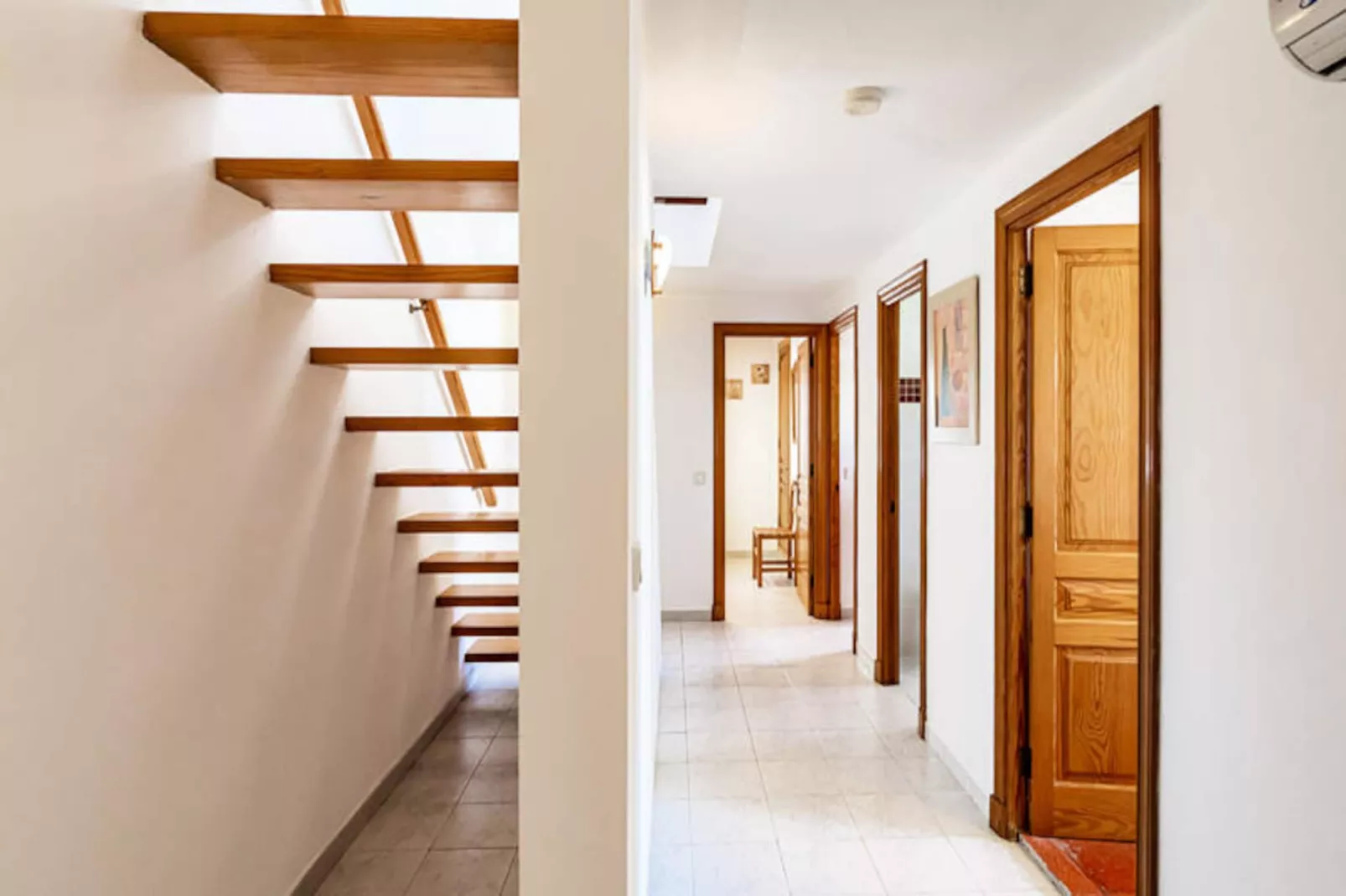 Maison à Son Bou-Image-tags.