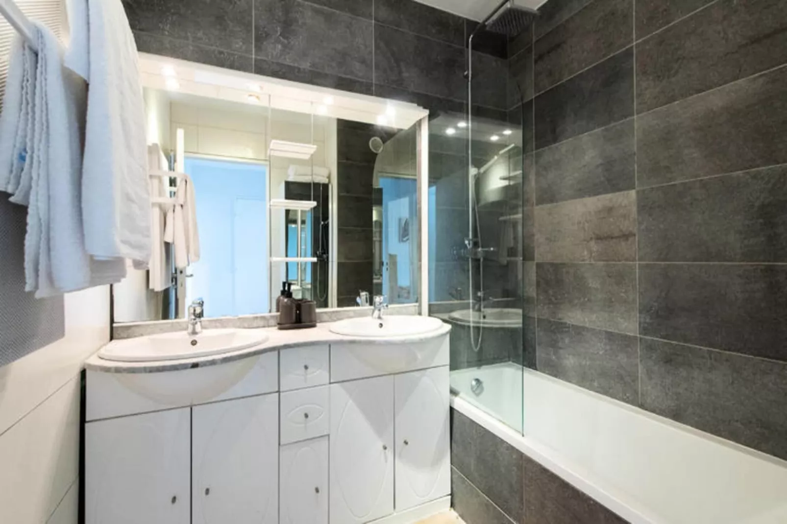 Appartements à Nice-Buitenkant zomer