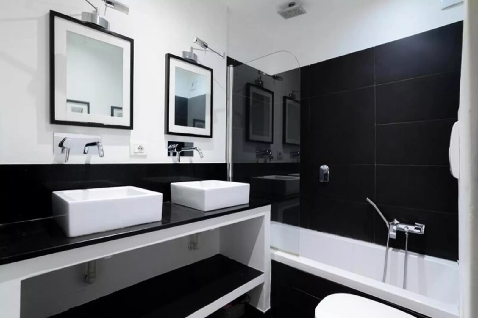 06a4 - Situation Exceptionnelle Au Port De Nice-Badkamer