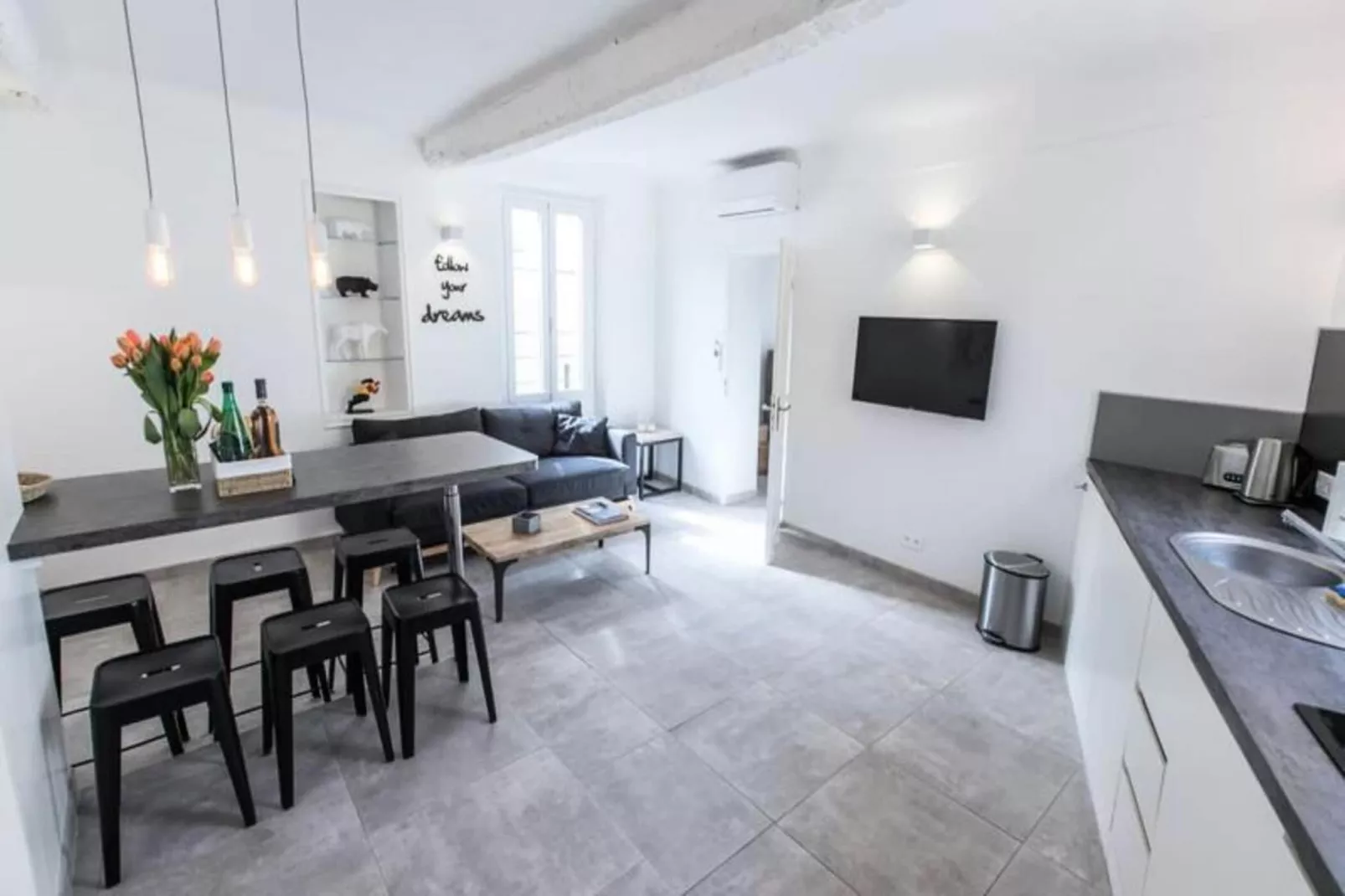 Palais & Croisette 1 Mn, 2 Pi&egrave;ces Spacieux Avec Balcon - Olam Properties-Buitenkant zomer