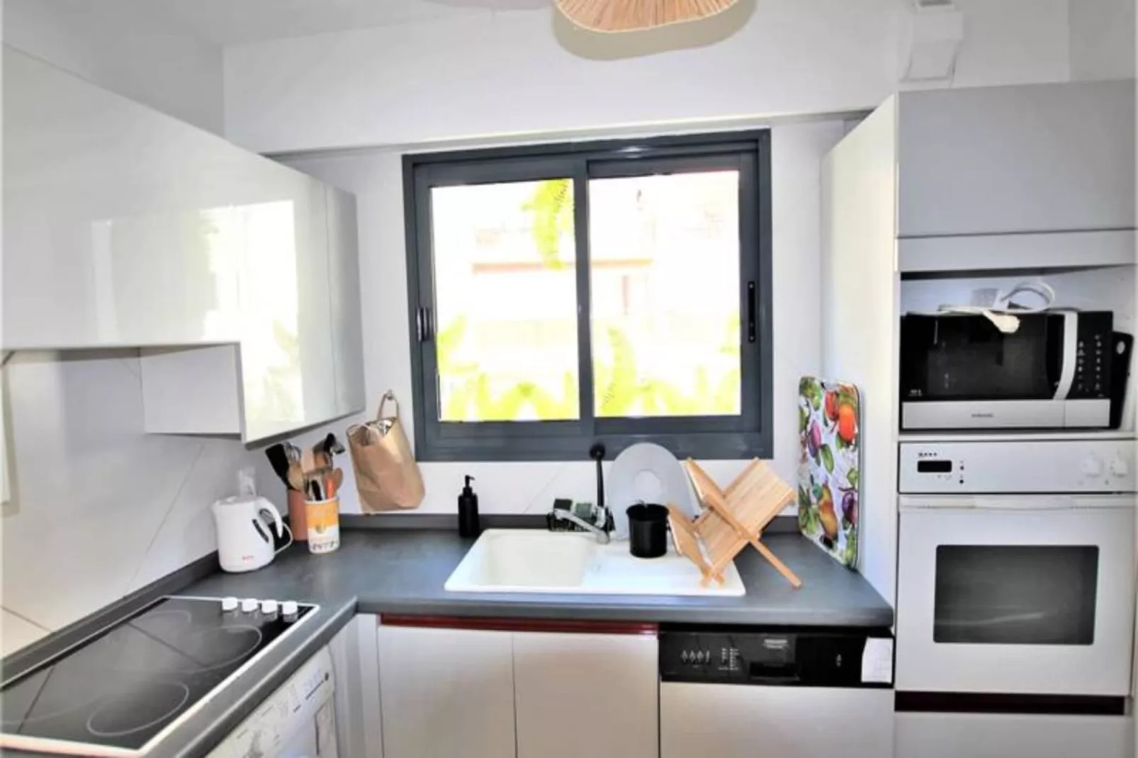 Résidence Appartement Rénové Avec 2 Chambres & Salle De Bain à La Décoration Raffinée-Recreatieruimte