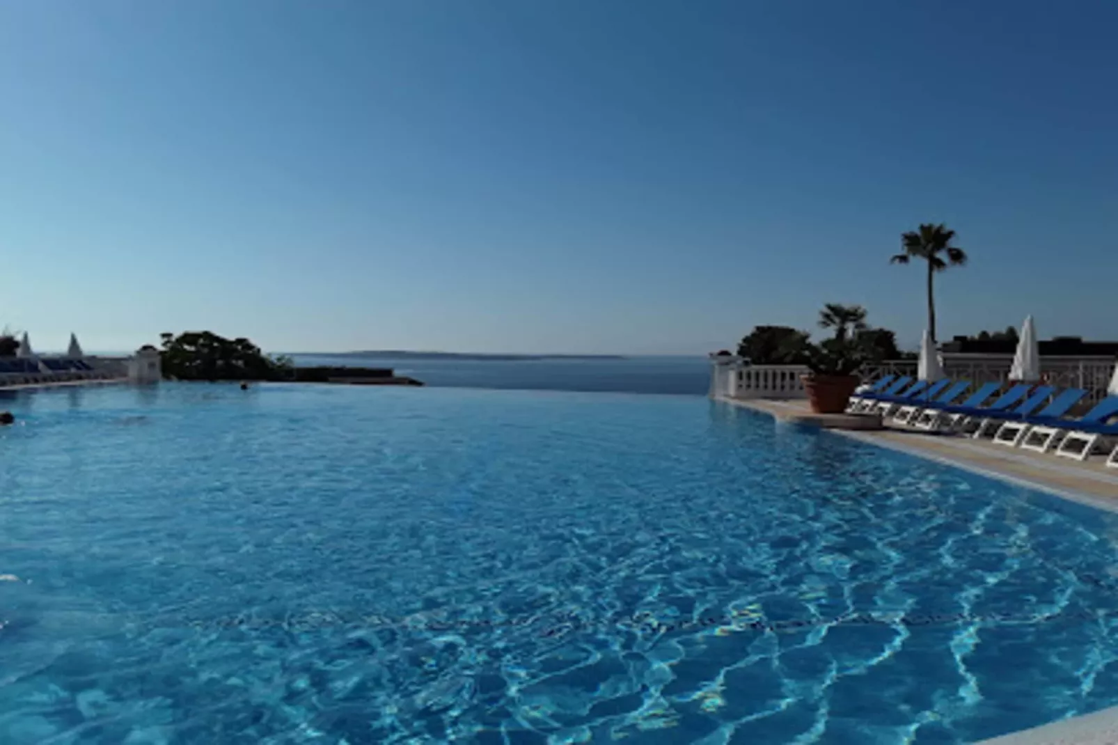 Résidence Bnb Renting Beau  2 Pi&egrave;ces Dans Un Immeuble Neuf Avec Piscine Avec Parking-Gebieden zomer 5km