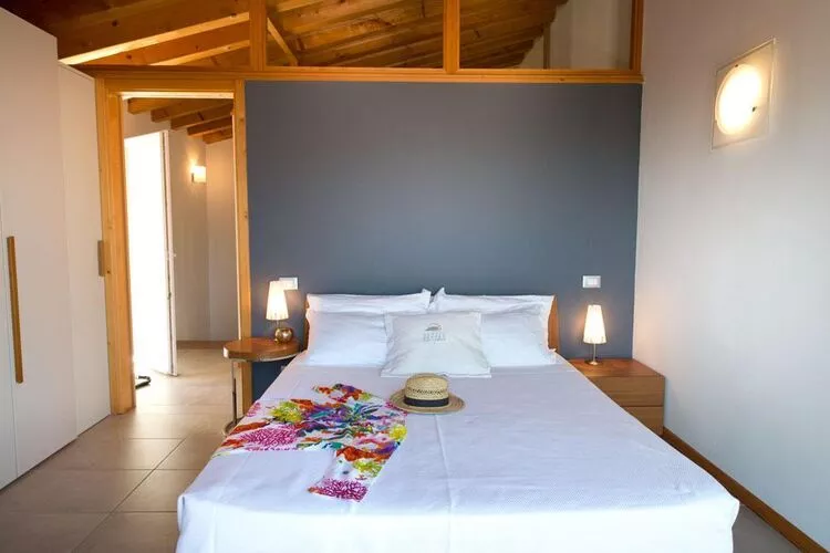 Residence Nautic Resort San Carlo Gargnano-casa san carlo-Slaapkamer