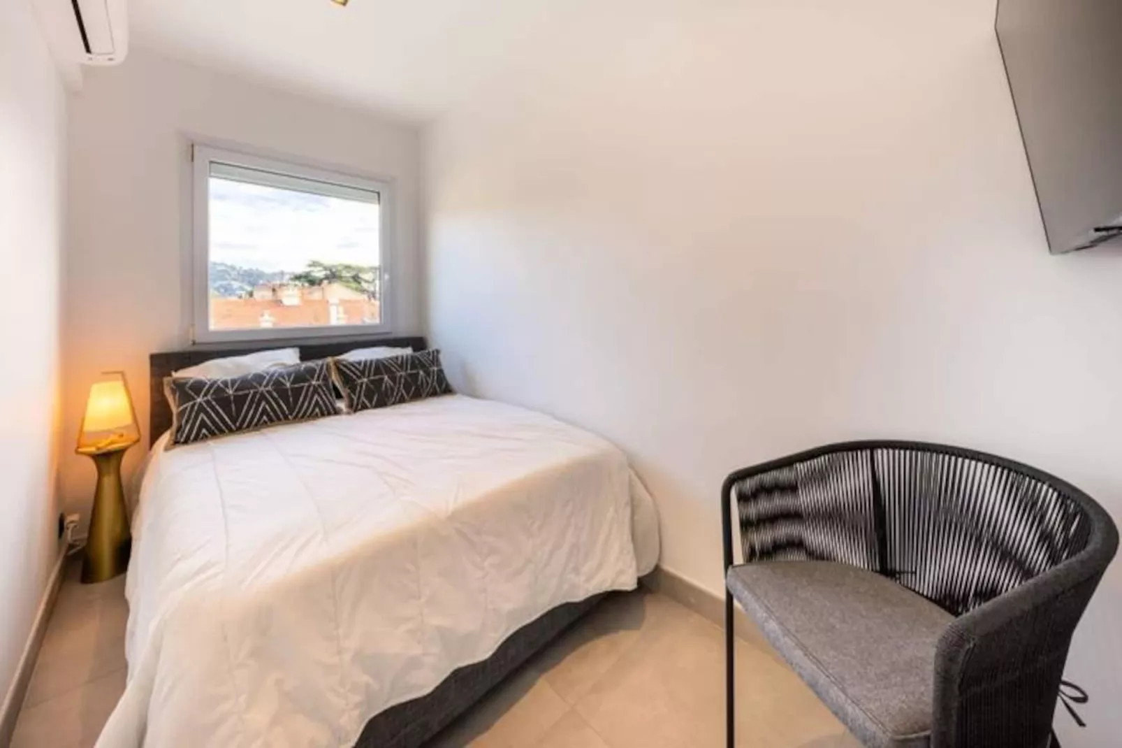 06az - Appartement Avec Terrasse 10min Du Palais-Image-tags.