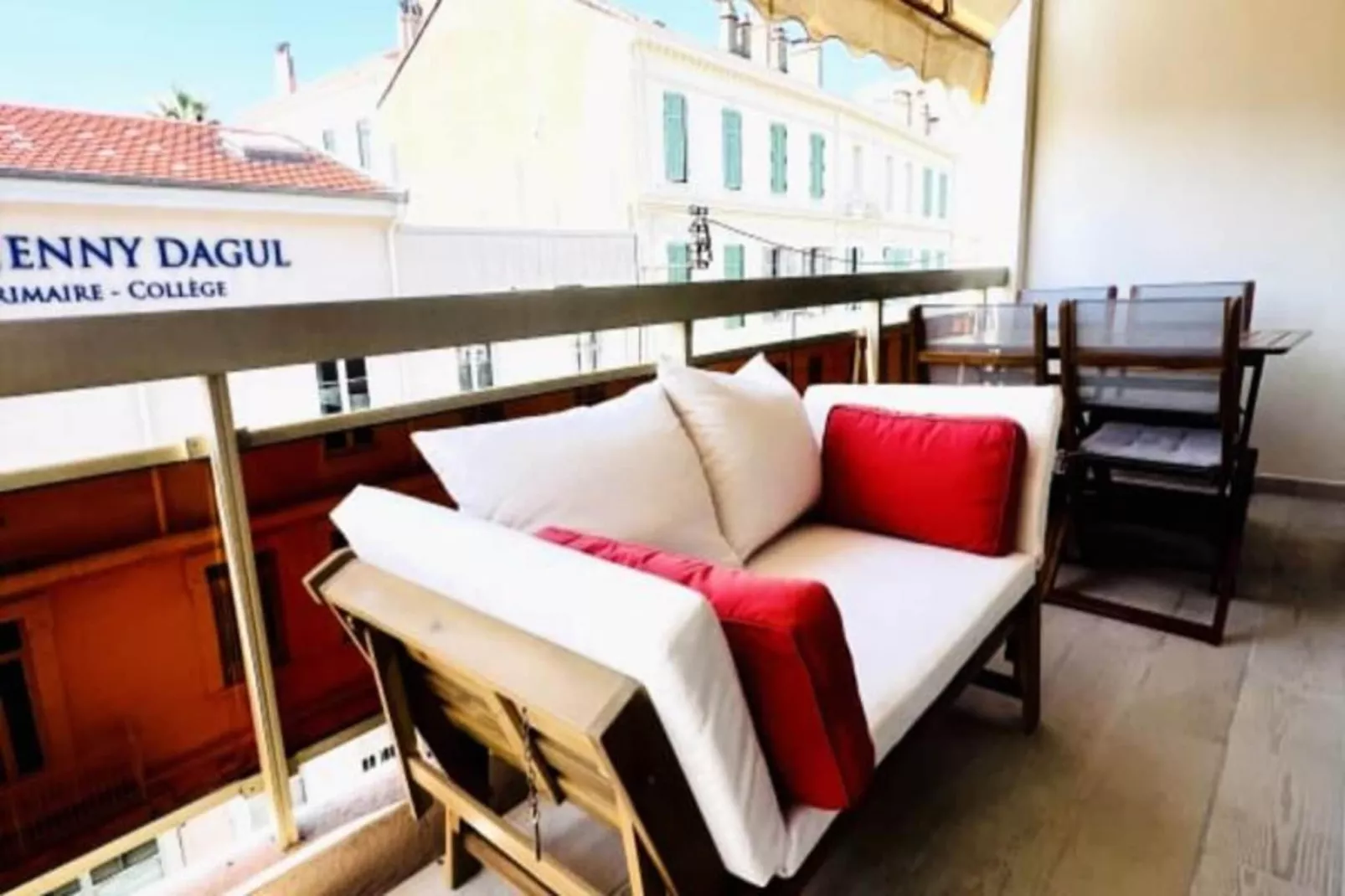 Résidence Le Verdi-Buitenkant zomer