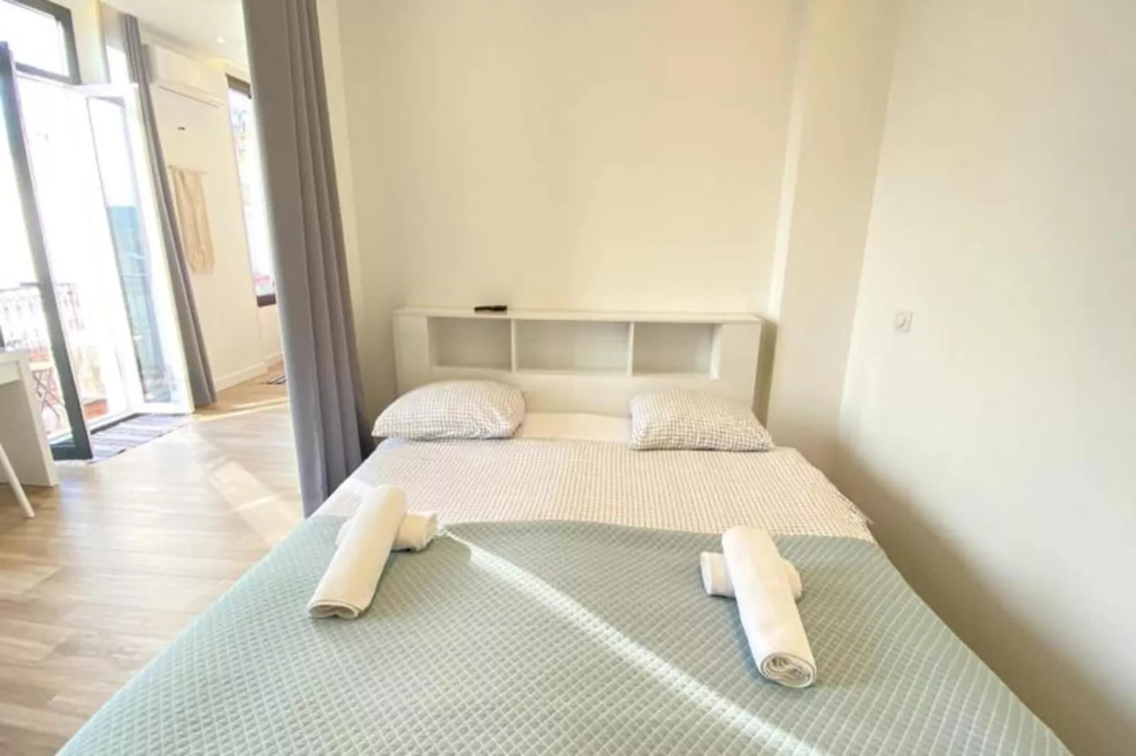 06cj : Bel Appartement Au Coeur De Cannes-Buitenkant zomer