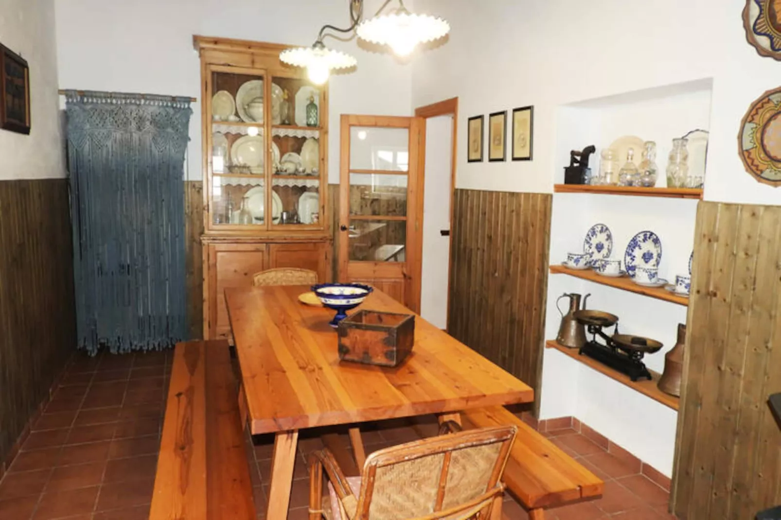 Maison à Son Bou-Image-tags.