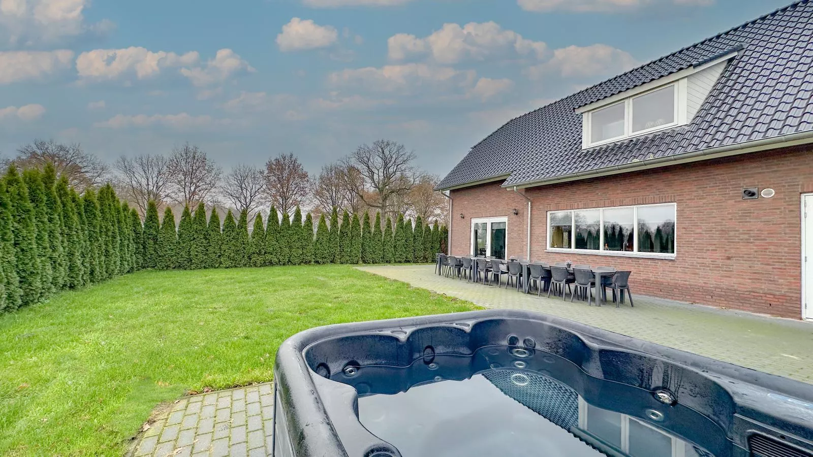 Landzicht-Buitenkant zomer