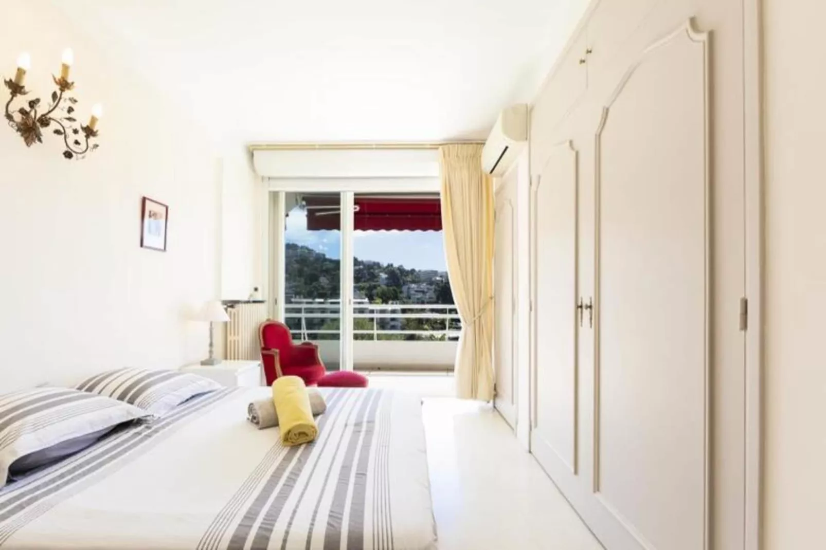 Résidence Appartement Enti&egrave;rement &eacute;quip&eacute; De 105 M2 Avec Vue Mer Et Collines-Buitenkant zomer