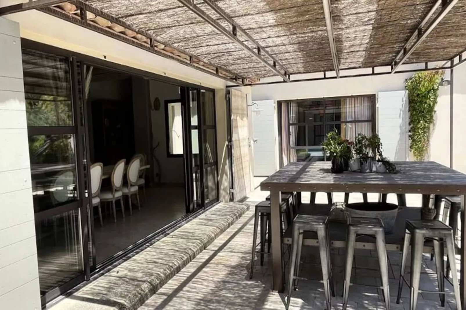 Belle Villa Contemporaine, Piscine Et Grand Jardin-Image-tags.