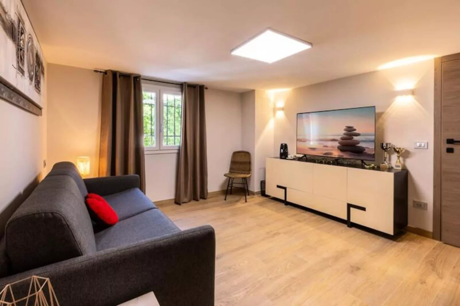 06ak1 - Villa 4 Chambres, Piscine Et Sauna-Image-tags.