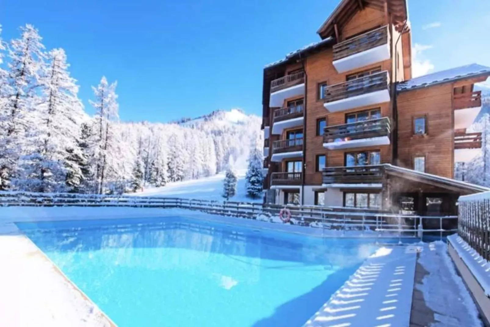 Résidence L'albane - Buitenkant zomer