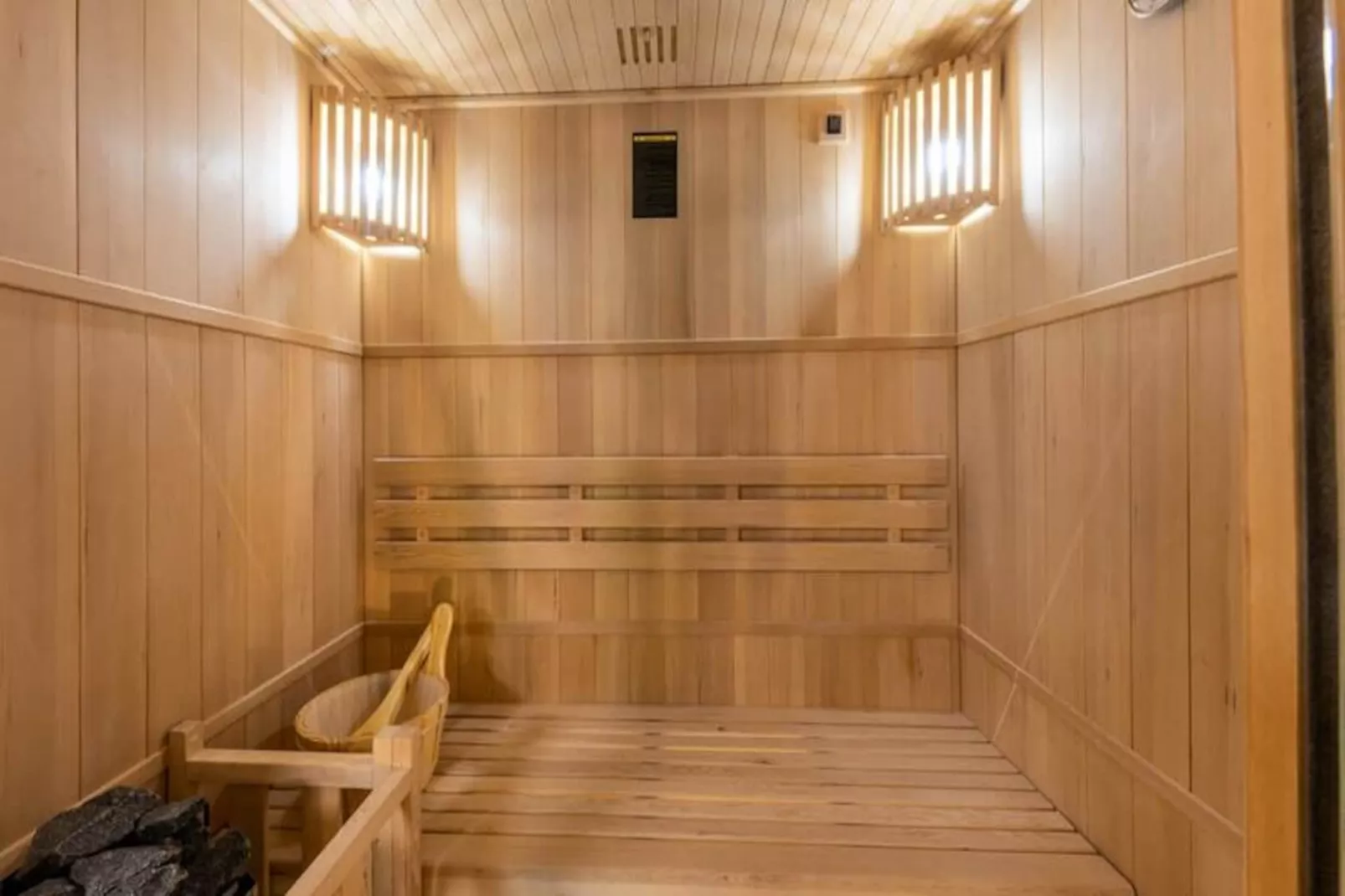 06ak1 - Villa 4 Chambres, Piscine Et Sauna-Image-tags.