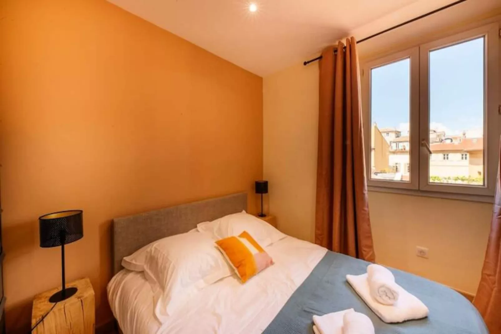 06a2 - Cœur Du Vieux Nice: Bel Appartement Rénové-Image-tags.