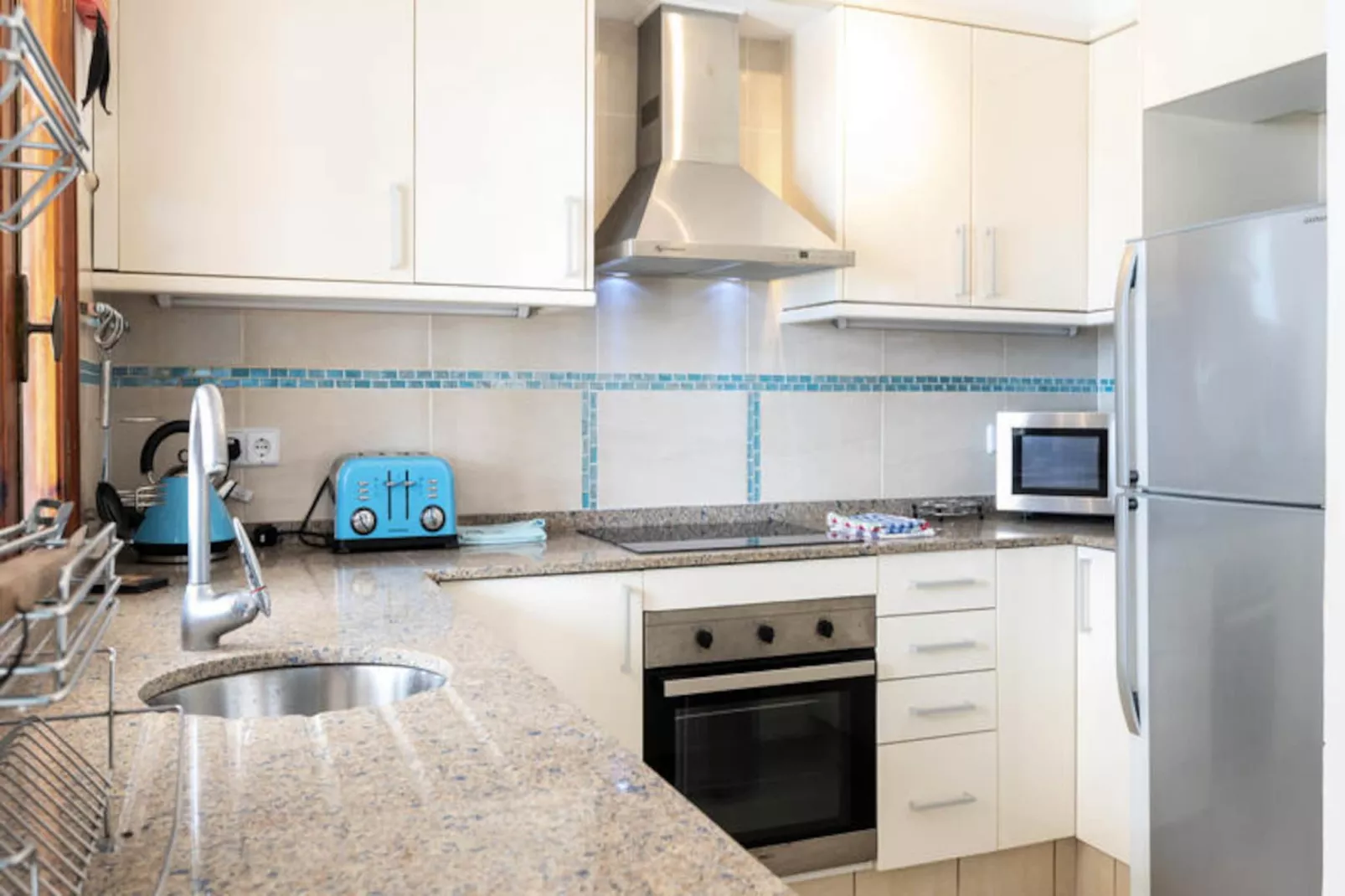 Maison à Son Bou-Image-tags.