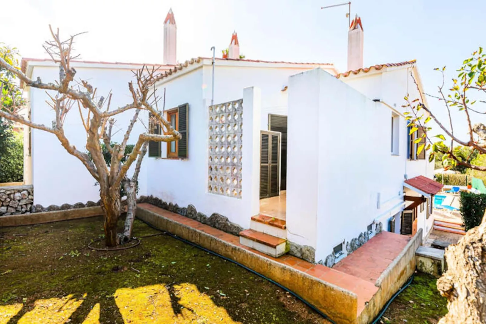 Maison à Son Bou-Image-tags.