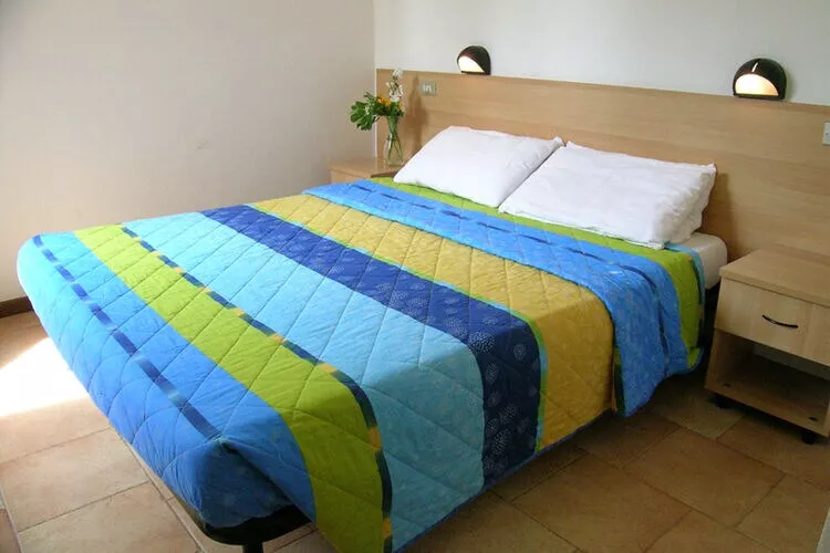 Holiday park Bella Italia, Peschiera-Oleandro-Slaapkamer