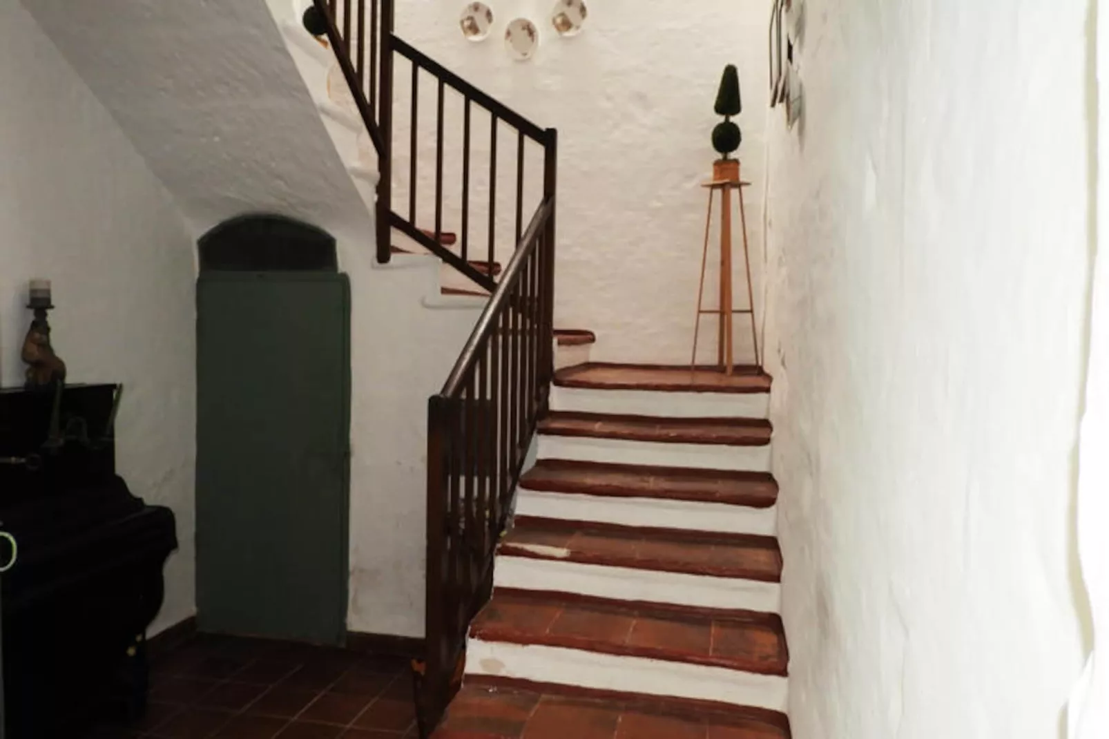 Maison à Son Bou-Image-tags.