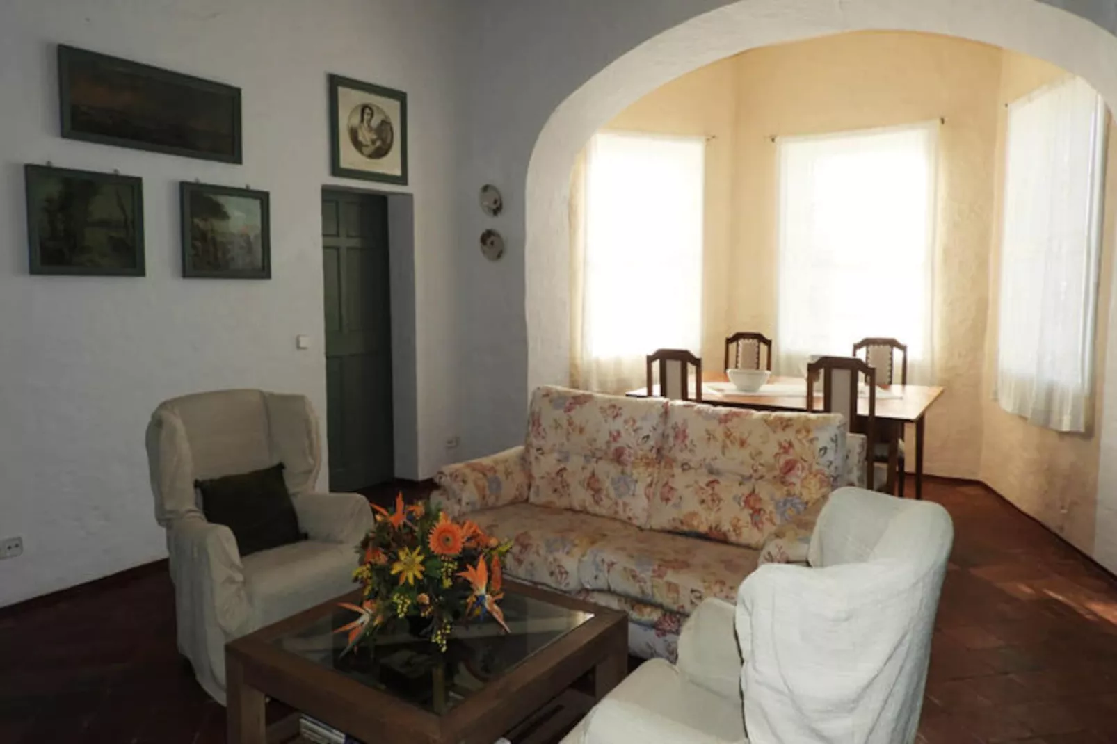 Maison à Son Bou-Image-tags.