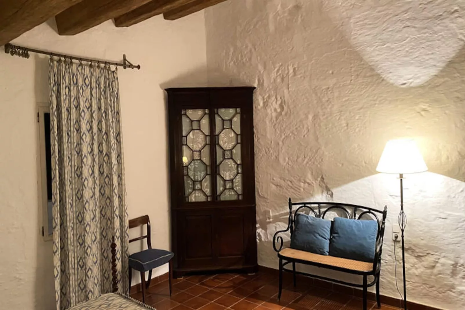 Maison à Son Bou-Image-tags.