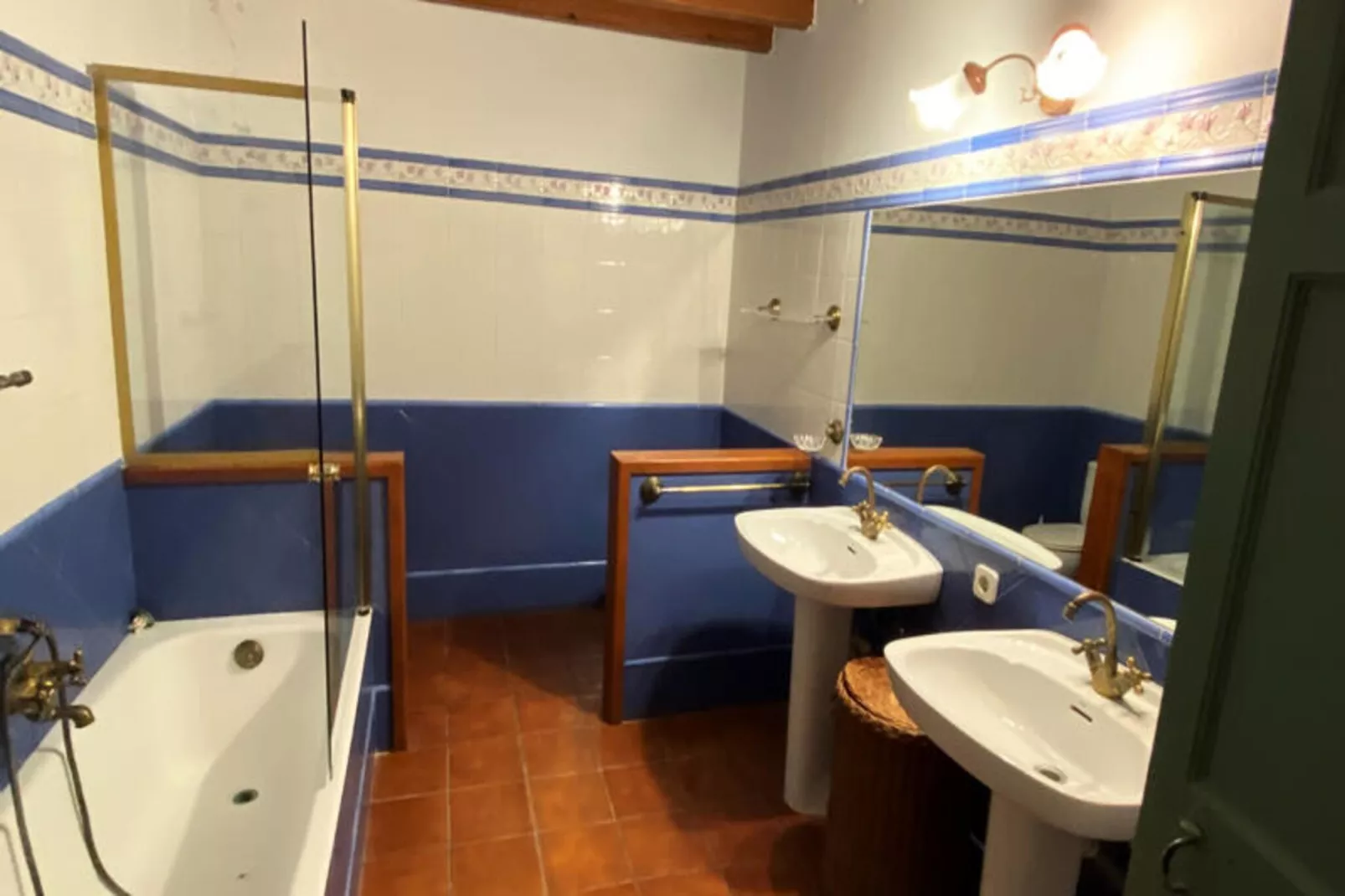 Maison à Son Bou-Image-tags.