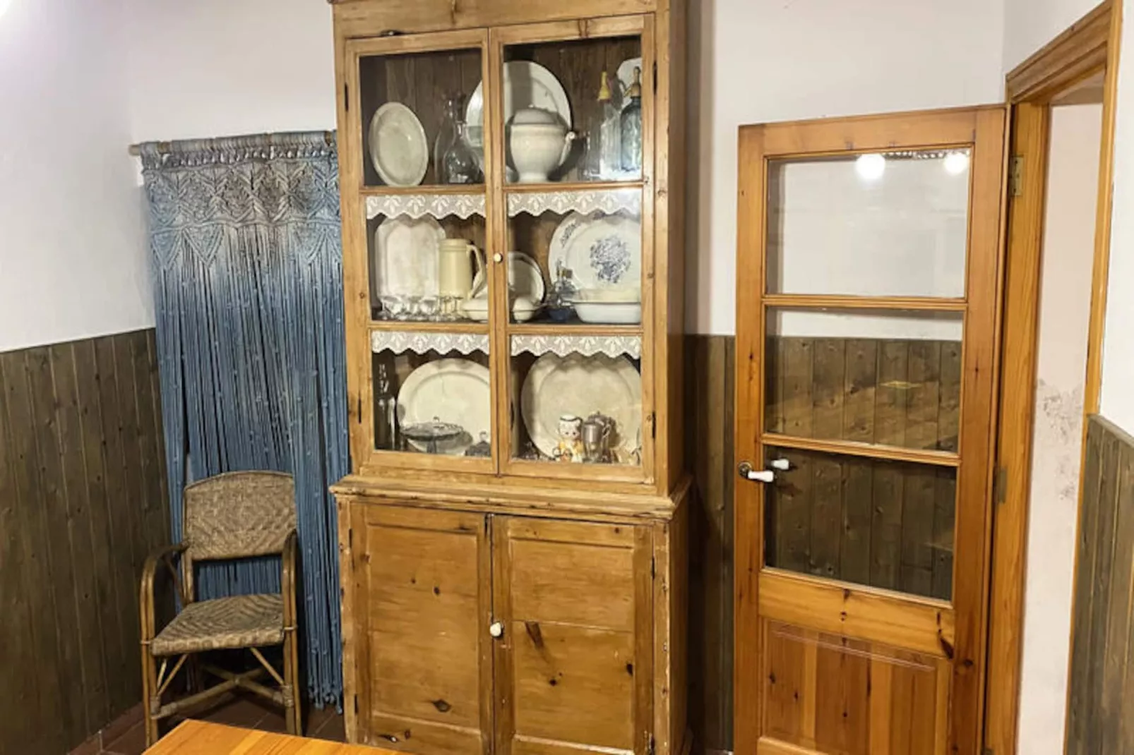 Maison à Son Bou-Image-tags.